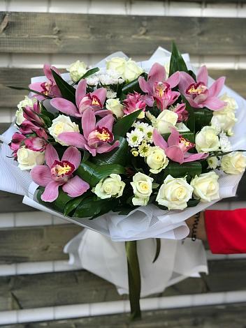 Букет цветов из: Розы и Хризантемы в Светлом Калининградской области