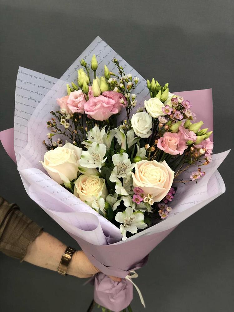 Букет цветов из: Альстромерии, Розы и Лизиантусы в Светлом Калининградской области