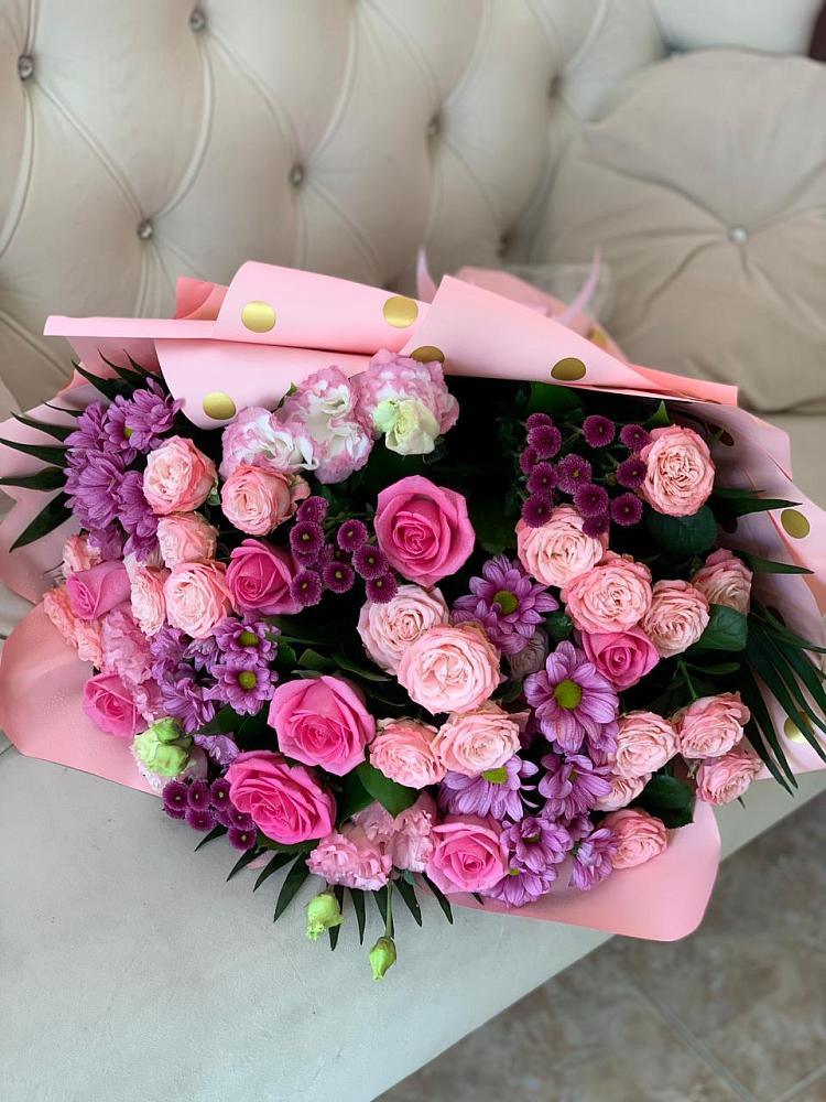 Букет цветов из: Хризантемы, Розы и Лизиантусы в Светлом Калининградской области