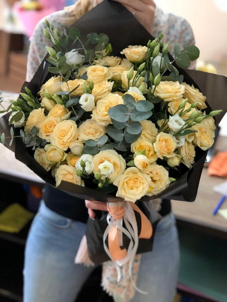 Букет цветов из: Розы и Лизиантусы в Светлом Калининградской области