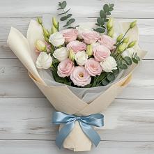 Букет цветов из:  Лизиантусы в Светлом Калининградской области