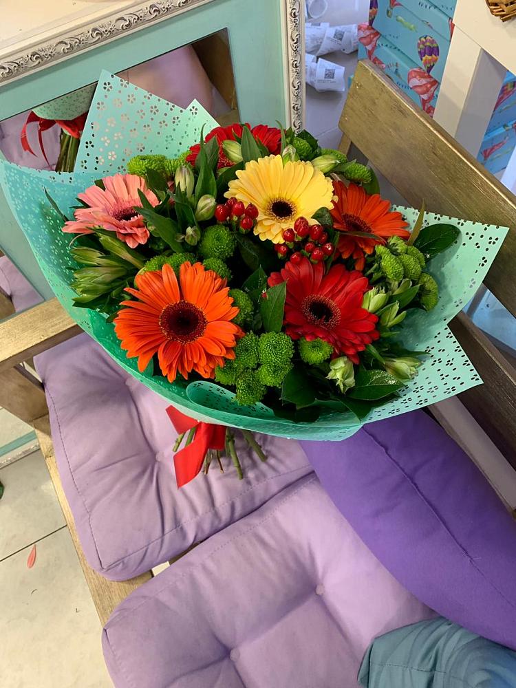 Букет цветов из: Герберы, Хризантемы и Альстромерии в Светлом Калининградской области