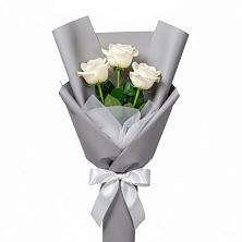 Букет 3 белые розы в Светлом Калининградской области