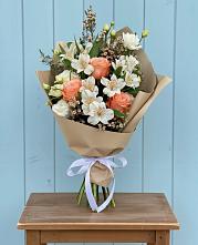 Букет цветов из:  Альстромерии, Лизиантусы, Розы и Хризантемы в Светлом Калининградской области