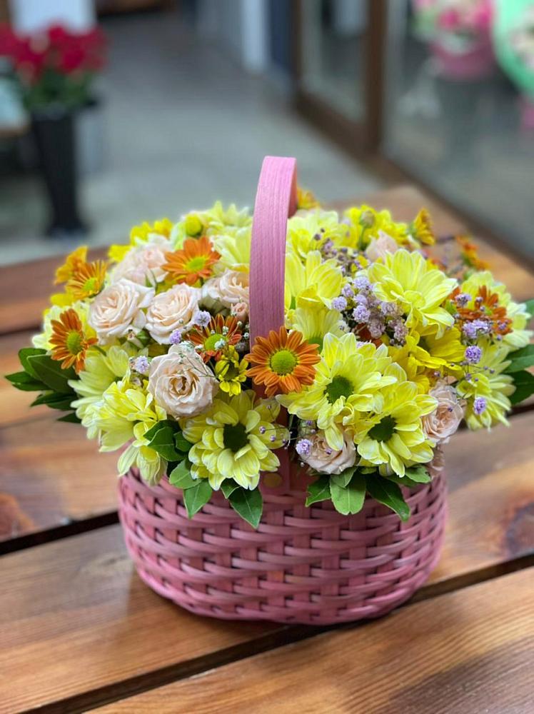 Цветочная композиция из Хризантемы и Розы в корзине в Светлом Калининградской области