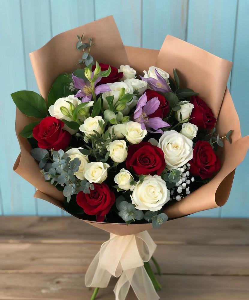 Букет цветов из: Розы и Альстромерии в Светлом Калининградской области