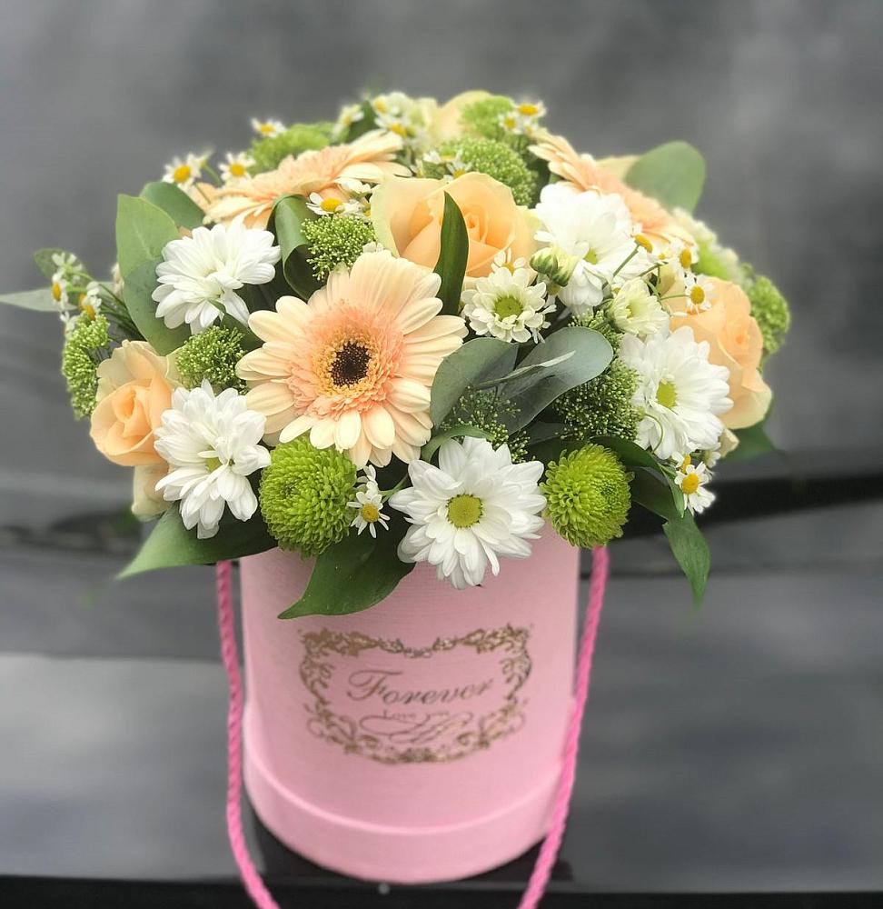 Цветочная композиция из Розы, Герберы и Хризантемы в шляпной коробке в Светлом Калининградской области